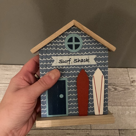 Target Dollar Spot Bullseye’s Playground 2-Piece Wooden Summer Beach Lake Houses - Picture 9 of 15